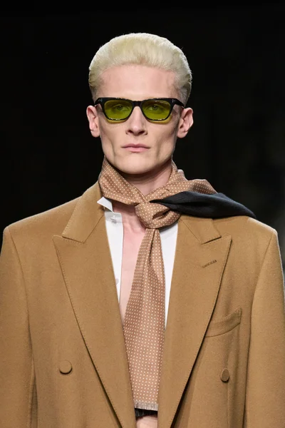 Look 26